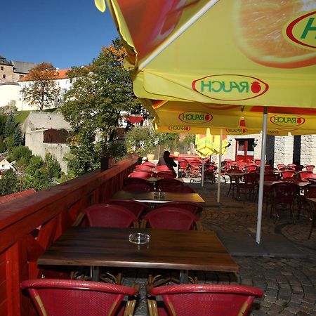 Hradni Basta Hotel Becov nad Teplou Luaran gambar