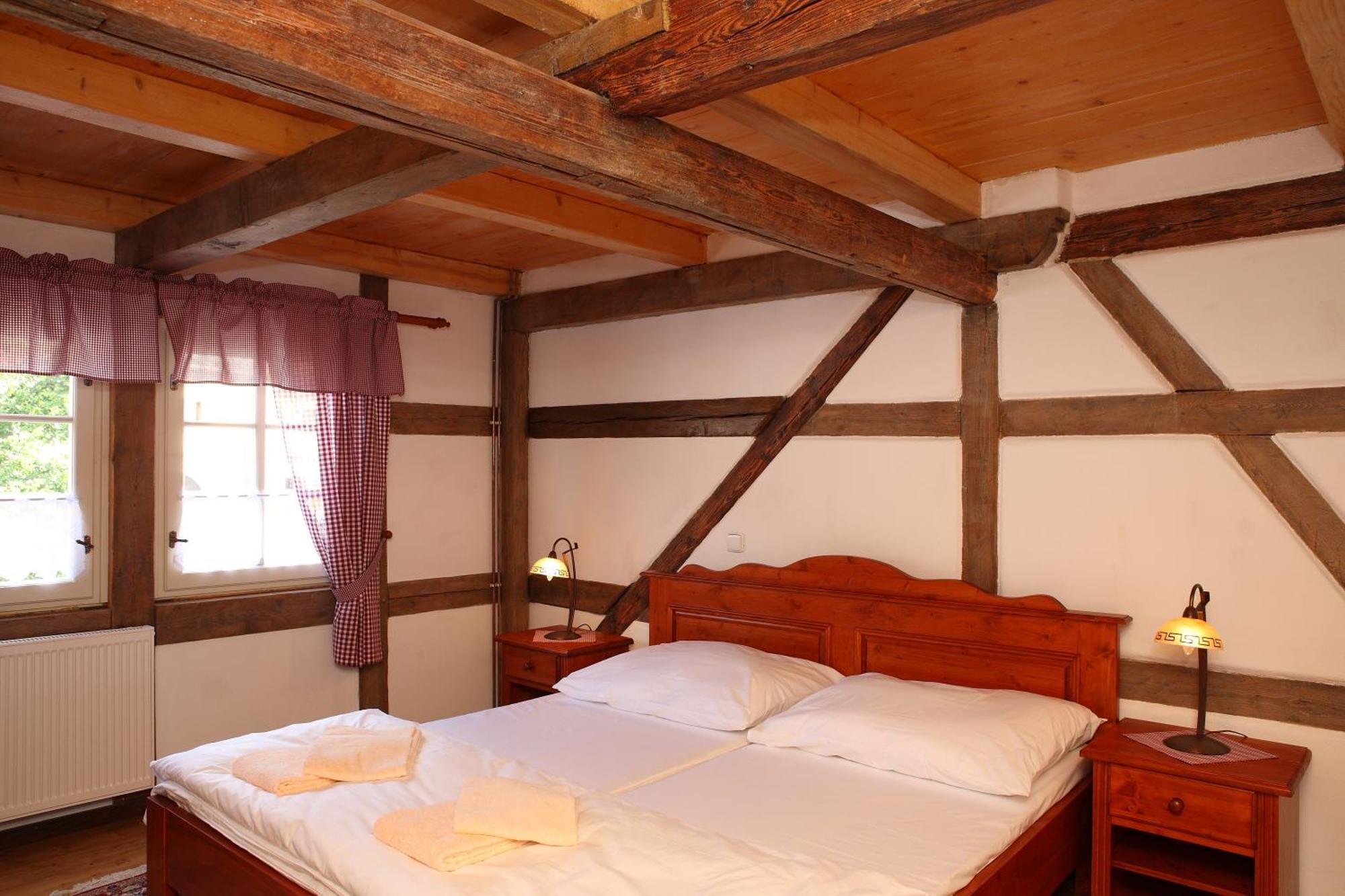 Hradni Basta Hotel Becov nad Teplou Bilik gambar
