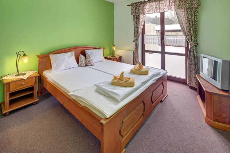 Hradni Basta Hotel Becov nad Teplou Bilik gambar