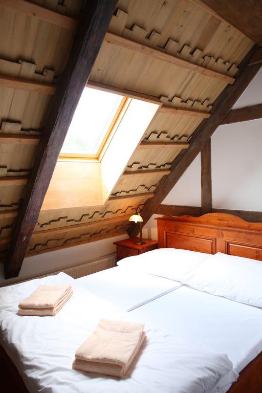 Hradni Basta Hotel Becov nad Teplou Luaran gambar