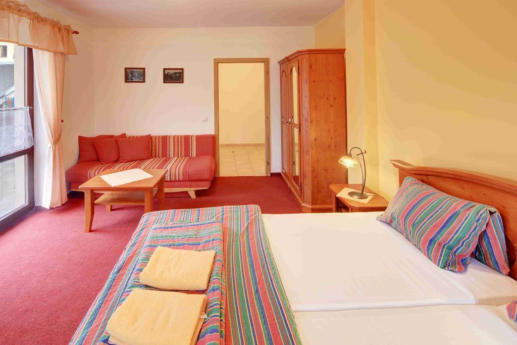 Hradni Basta Hotel Becov nad Teplou Luaran gambar