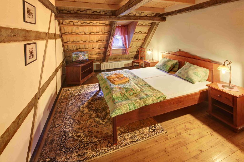 Hradni Basta Hotel Becov nad Teplou Luaran gambar