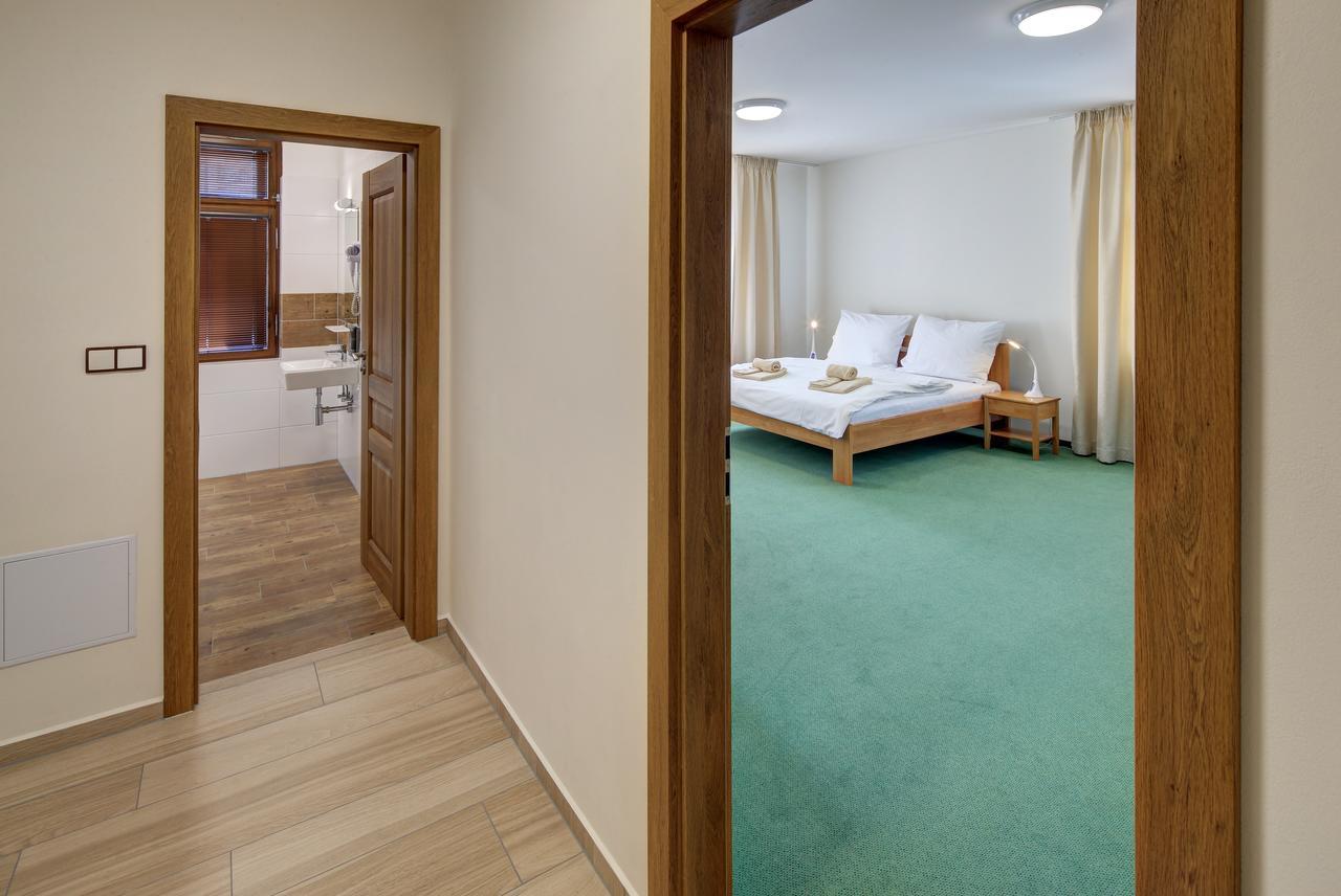 Hradni Basta Hotel Becov nad Teplou Luaran gambar