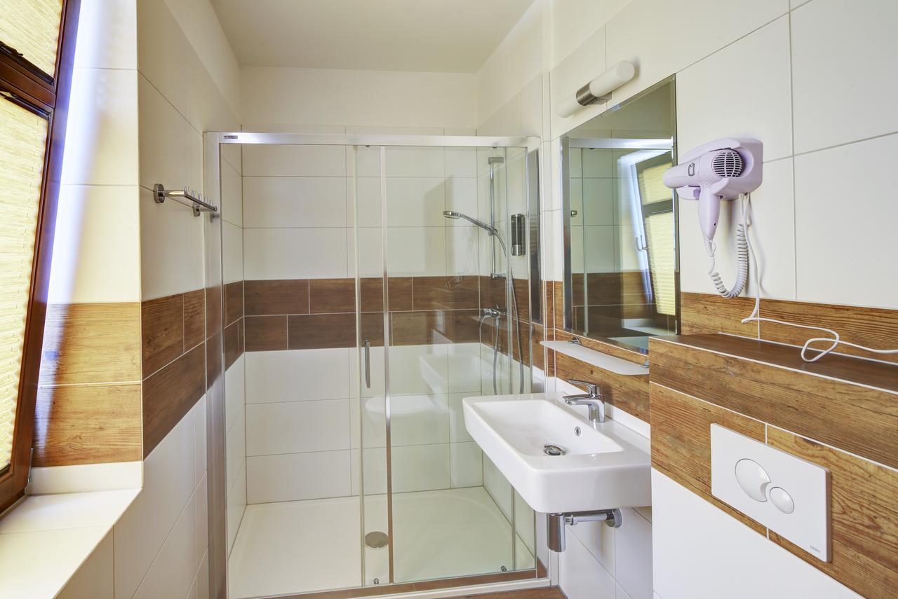 Hradni Basta Hotel Becov nad Teplou Luaran gambar